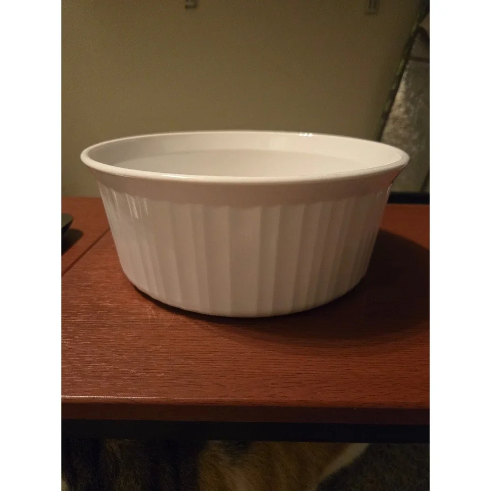 Corning Ware‎ French White 2.5 Liter Round Casserole Dish F-1-B Made in USA
